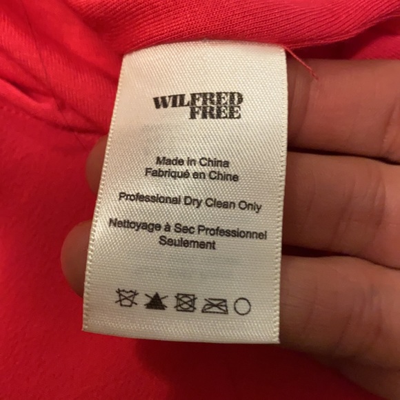 Cranberry / fuscia? Size small camisole from WILFRED FREE purchased at Aritzia - Picture 10 of 10